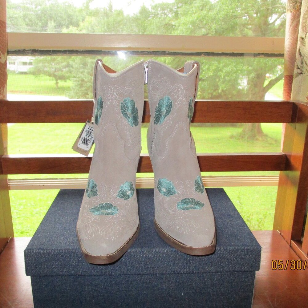 TOOTSIE Cowgirl Boots - Picture 3 of 13
